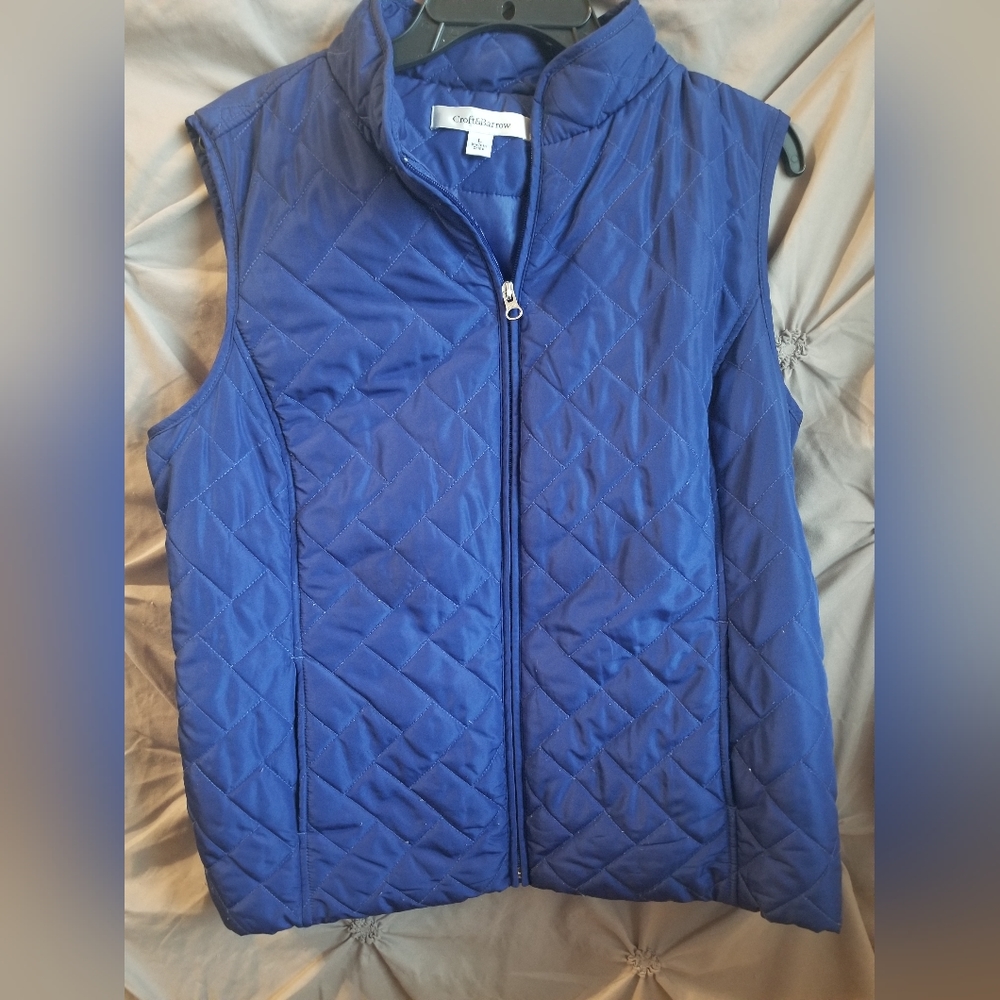 Blue vest, Crofrs and Barrow adjustable strap in the back Large
